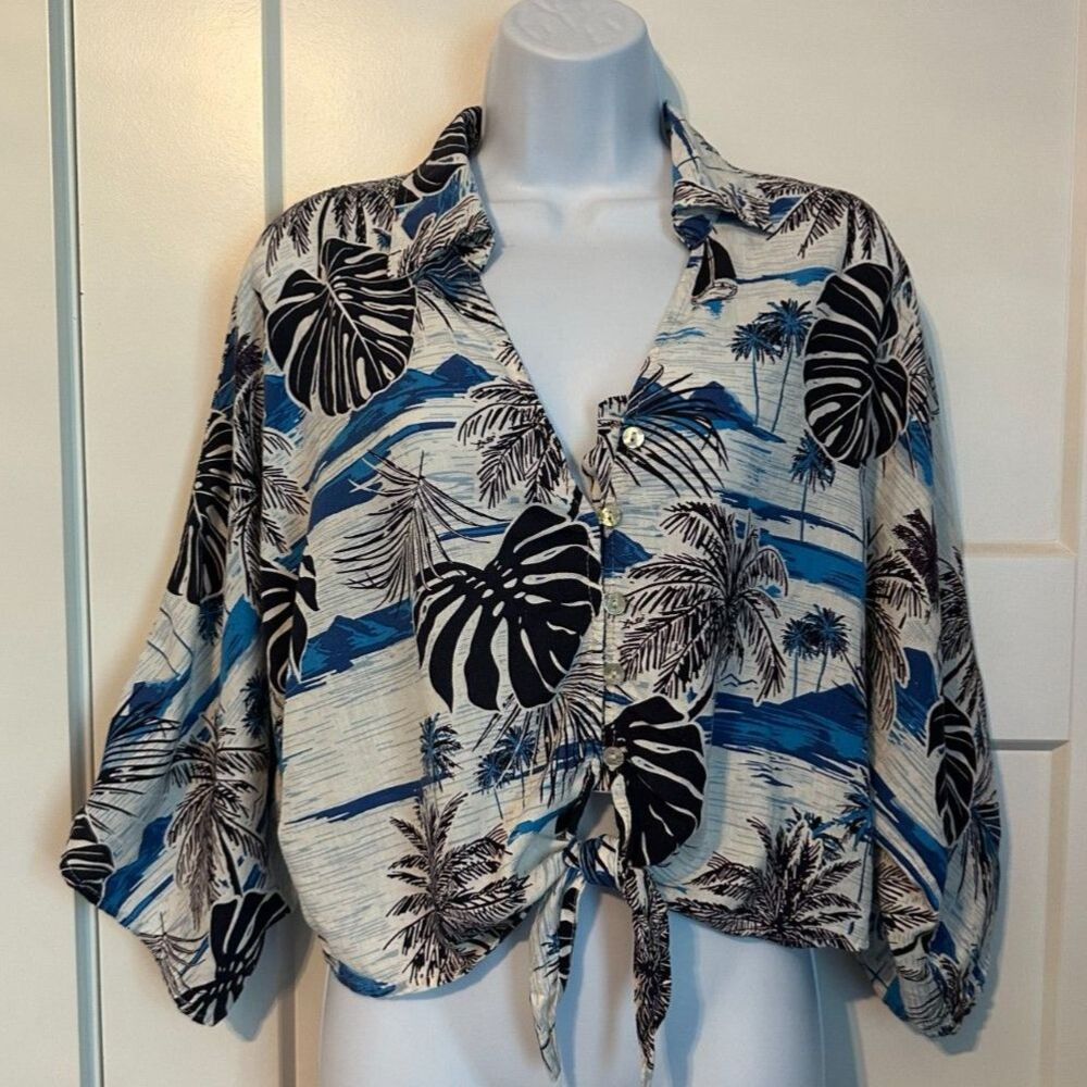 C & C California Linen Blend Tropical Button Up Cropped Shirt (Med - Women's)
